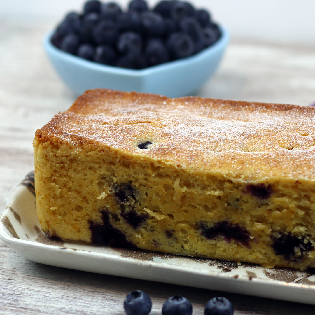Bolo de Limão, Queijo Ricota e Mirtilos